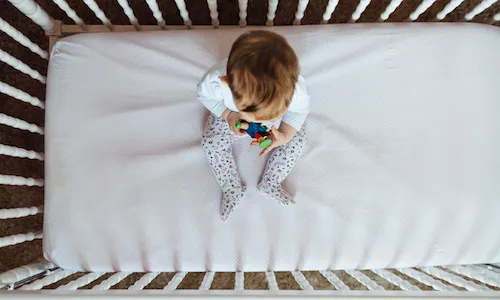 Die richtige Babymatratze für gesunden Babyschlaf