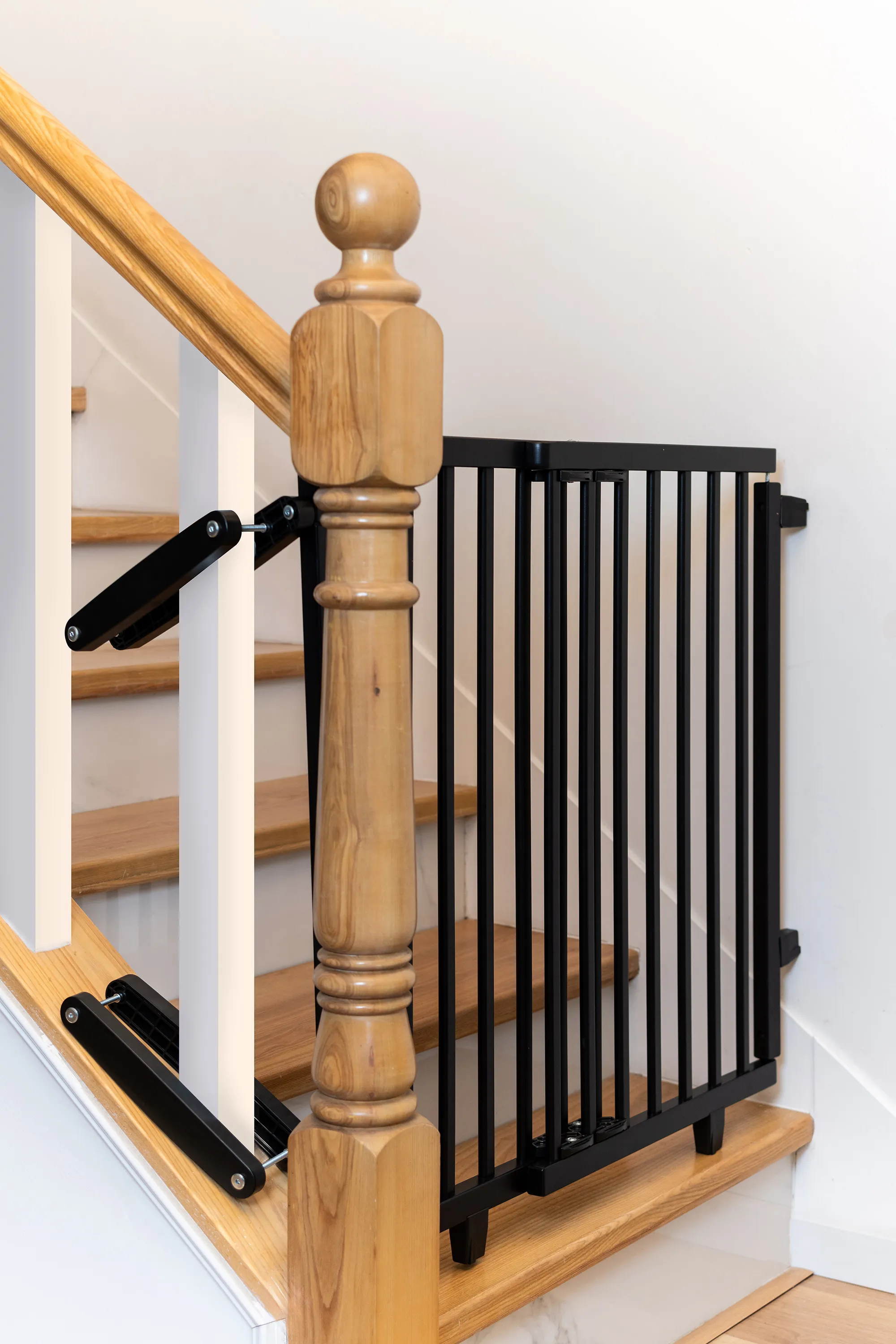 Treppenschutzgitter 2735+ für Öffnungen von 95 cm - 135 cm aus Holz Treppenschutzgitter 2735+ für Öffnungen von 95 cm - 135 cm aus Holz