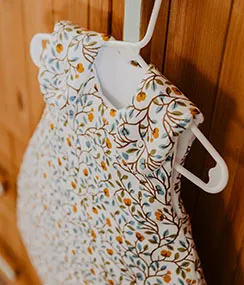Decke oder Babyschlafsack? – Was empfiehlt sich im Babybett?