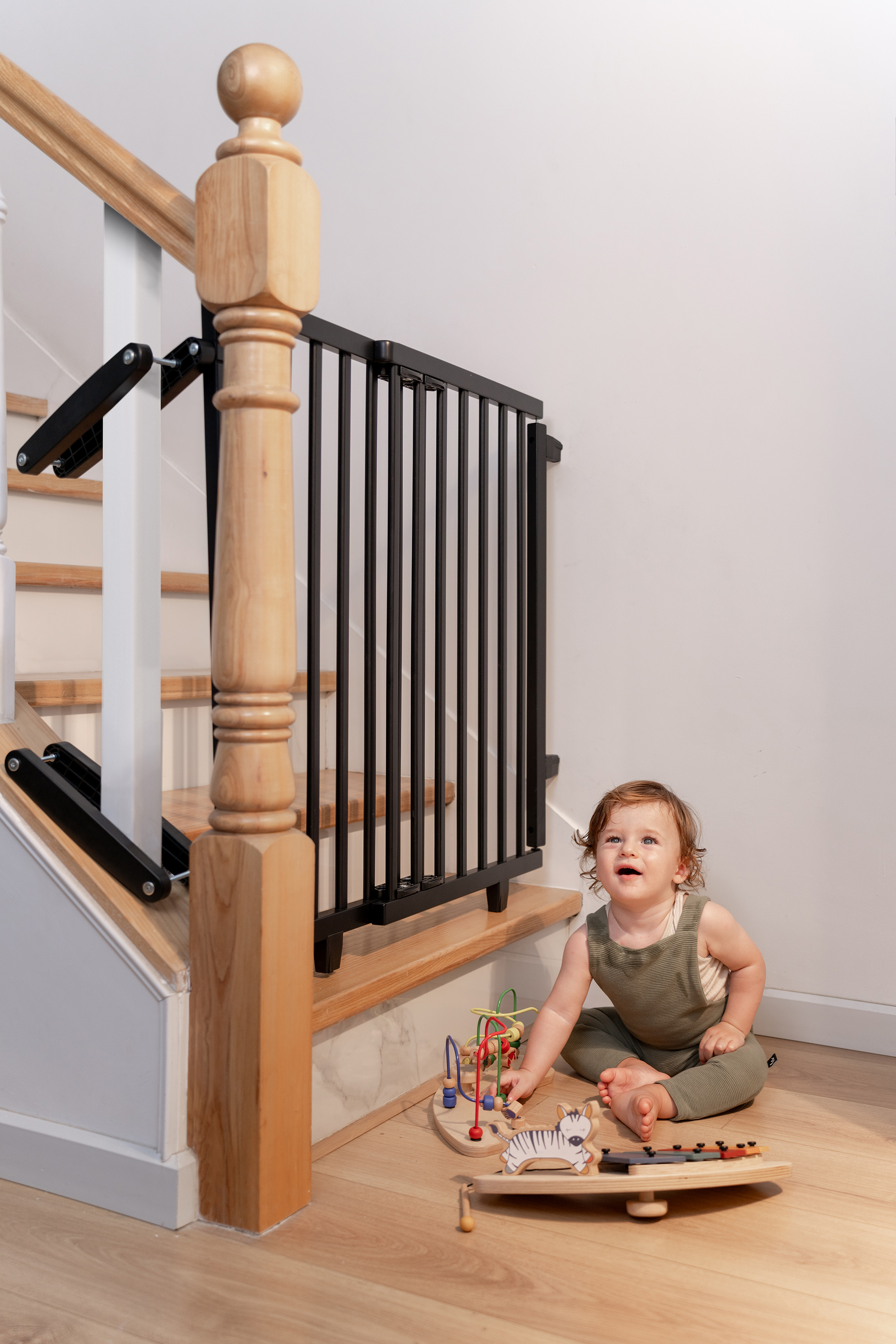 Treppenschutzgitter 2735+ für Öffnungen von 95 cm - 135 cm aus Holz Treppenschutzgitter 2735+ für Öffnungen von 95 cm - 135 cm aus Holz